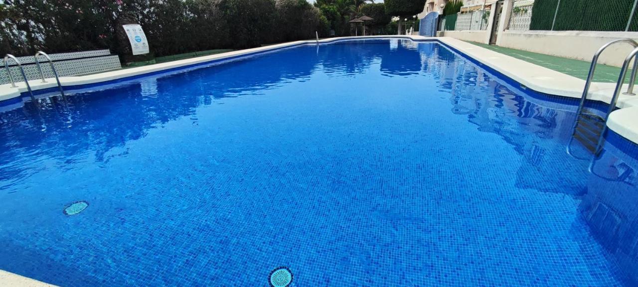 Parque Aromatico Con Dos Piscinas Lejlighed Torrevieja Eksteriør billede