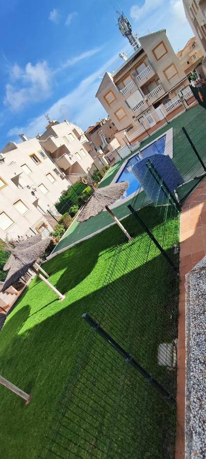 Parque Aromatico Con Dos Piscinas Lejlighed Torrevieja Eksteriør billede
